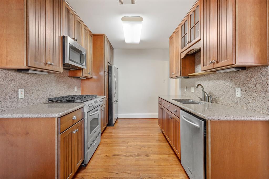645 E 7th 1/2 Street, Houston, Texas image 13