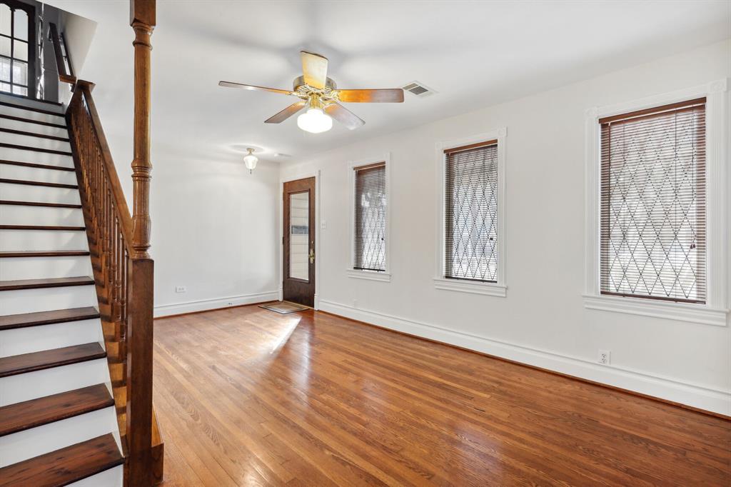 645 E 7th 1/2 Street, Houston, Texas image 16