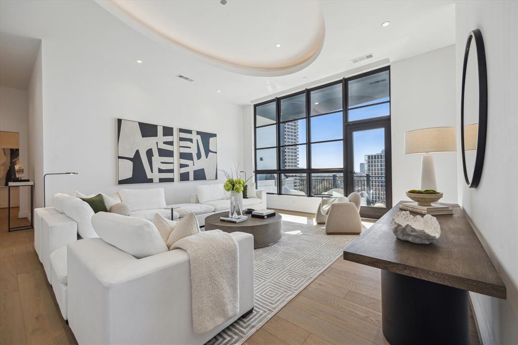 2323 San Felipe Street #1101, Houston, Texas image 2
