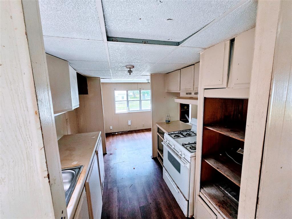 114 W Linn Street, Huntington, Texas image 6