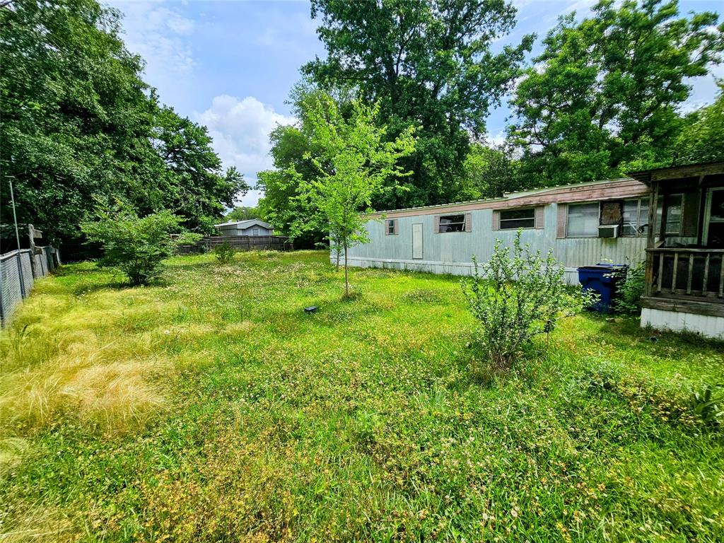 114 W Linn Street, Huntington, Texas image 8