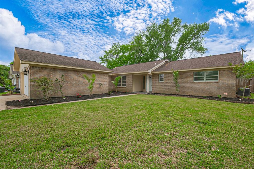217 Oakwood Street, League City, Texas image 4