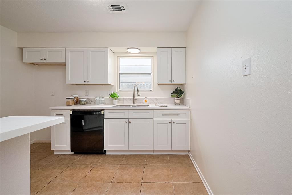 217 Oakwood Street, League City, Texas image 13
