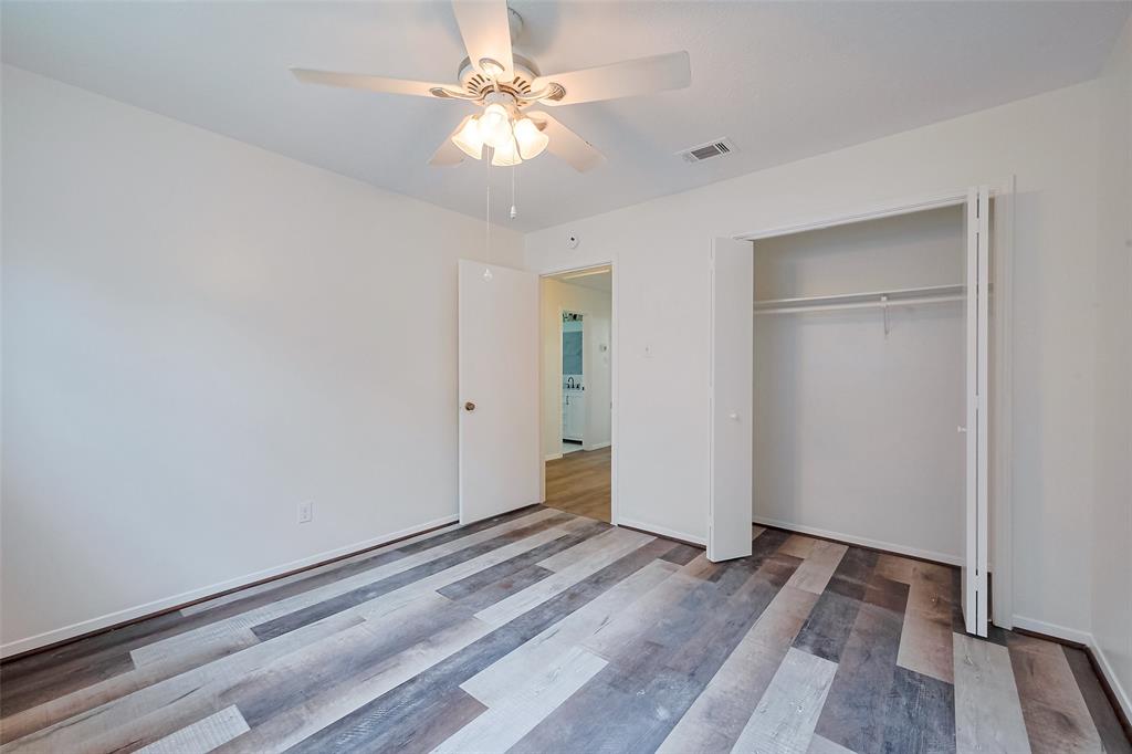 217 Oakwood Street, League City, Texas image 38