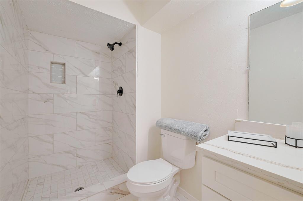 217 Oakwood Street, League City, Texas image 42