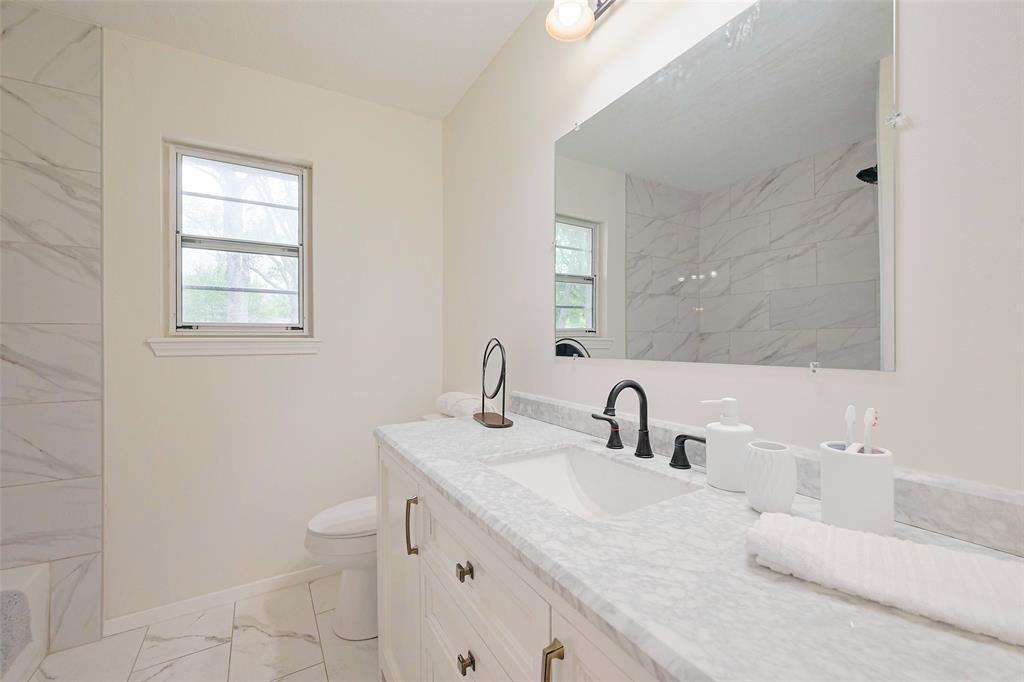 217 Oakwood Street, League City, Texas image 29
