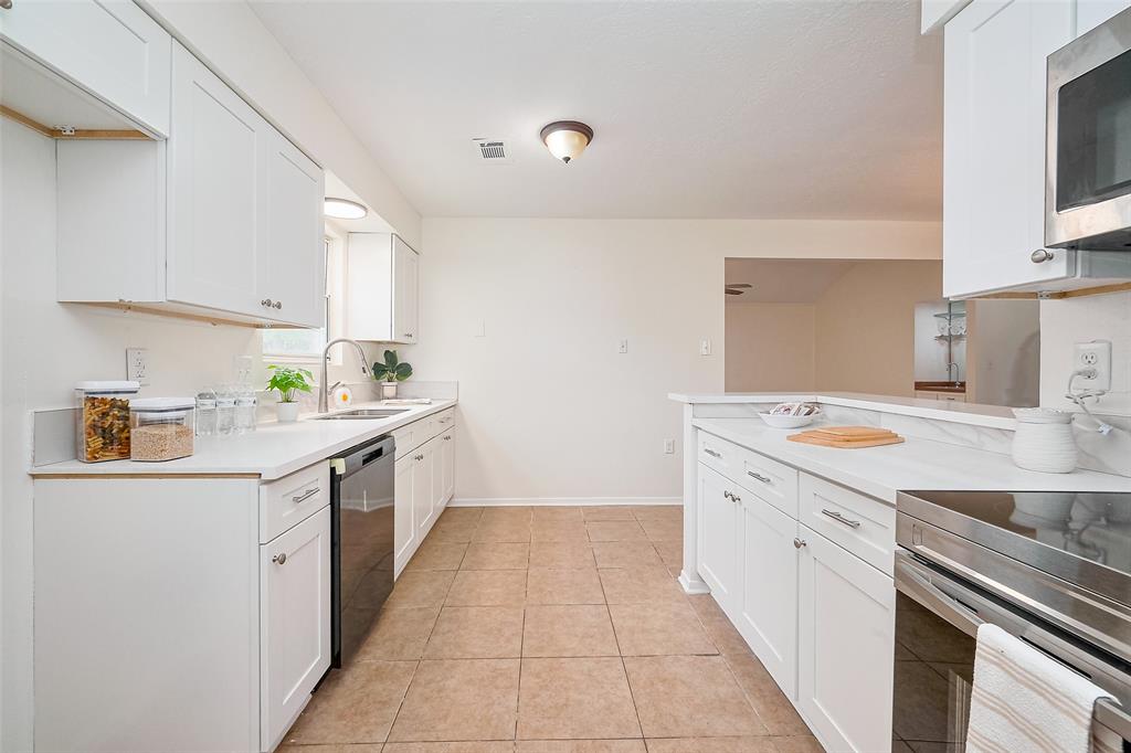 217 Oakwood Street, League City, Texas image 18