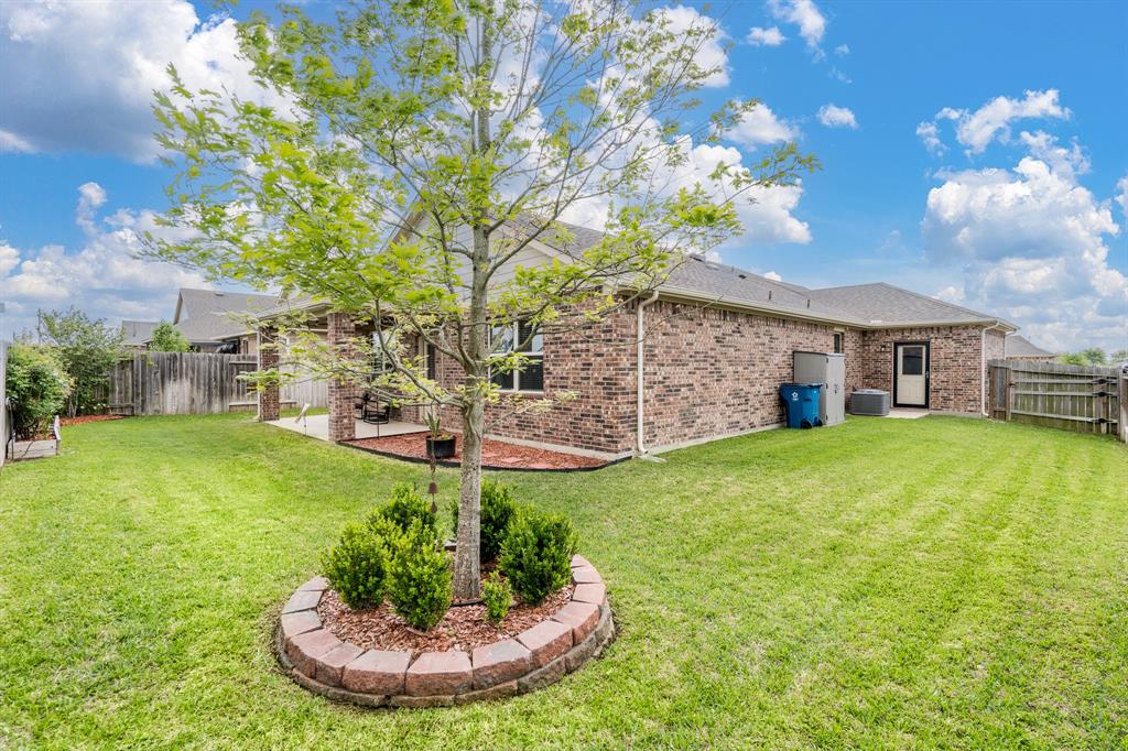 7414 Saint Andrews Drive, Navasota, Texas image 4