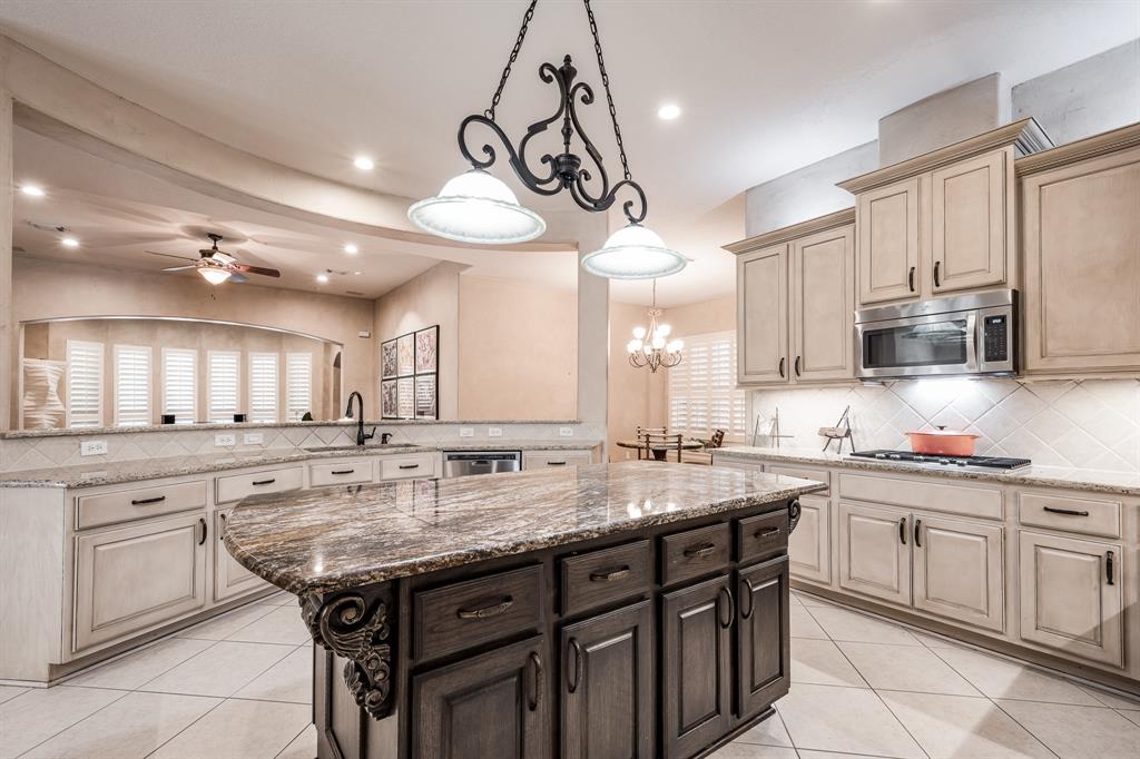 7403 Stonebridge Creek Lane, Humble, Texas image 18