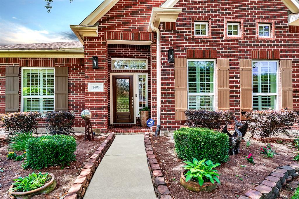 7403 Stonebridge Creek Lane, Humble, Texas image 2
