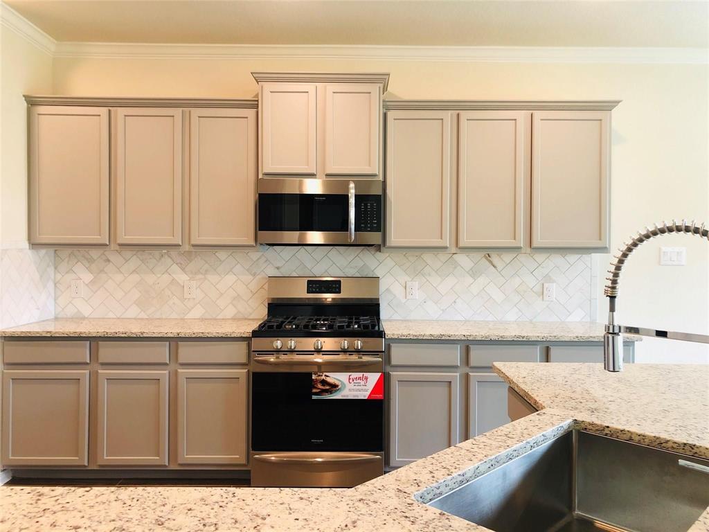 28619 Monarch Cliffs Drive, Fulshear, Texas image 16