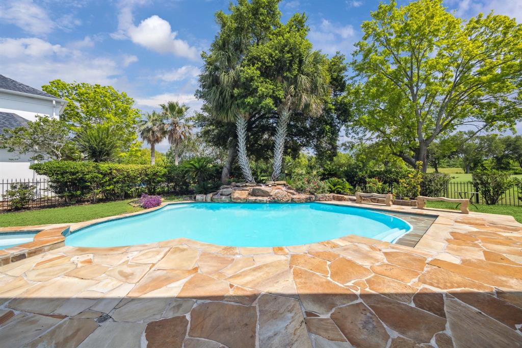 4111 Thistle Hill Court, Sugar Land, Texas image 1