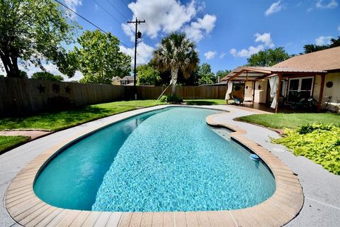 A home in League City