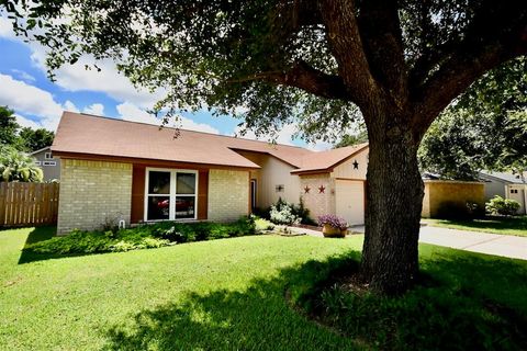 A home in League City