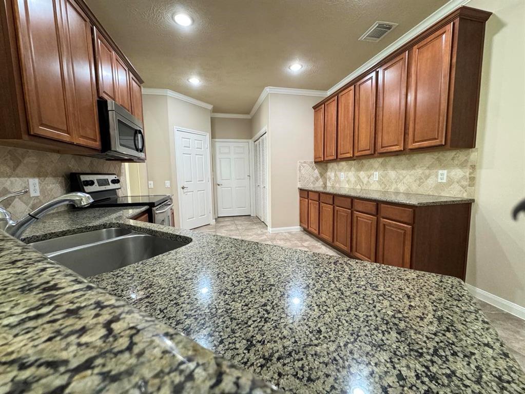 55 E Kentwick Place, Conroe, Texas image 5