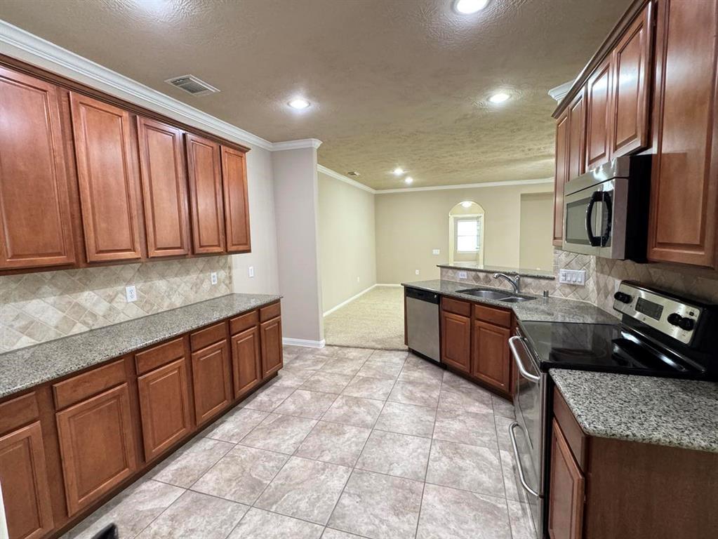 55 E Kentwick Place, Conroe, Texas image 4