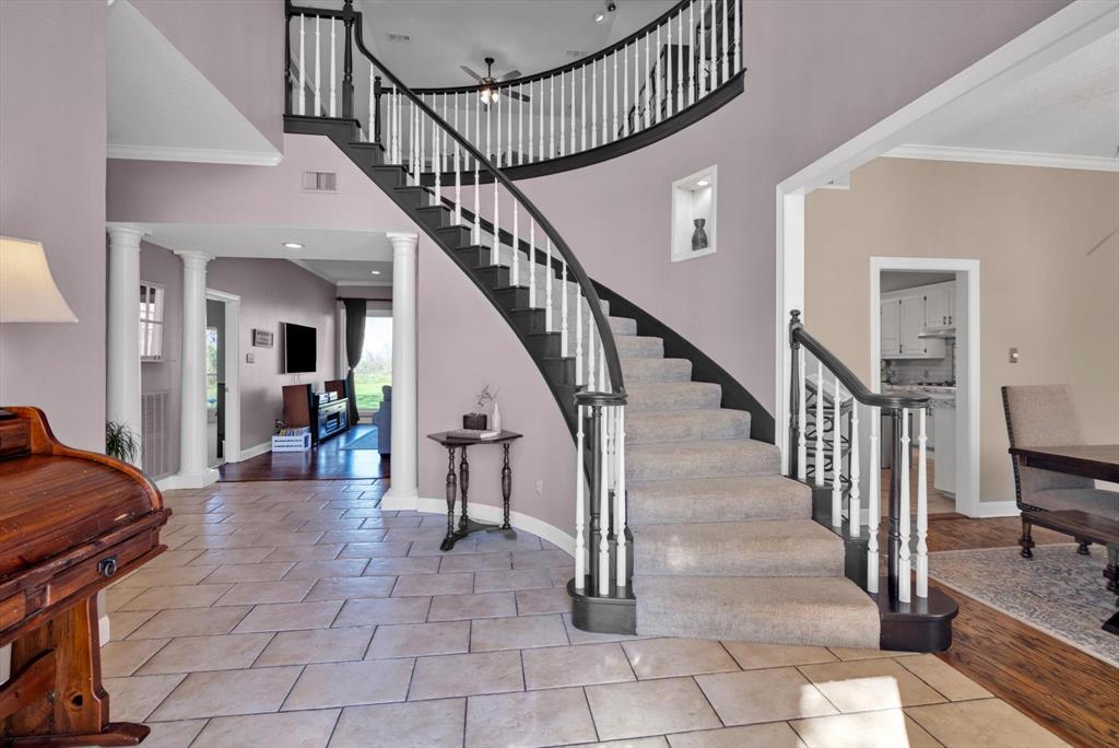210 River Oaks Drive, Lake Jackson, Texas image 6