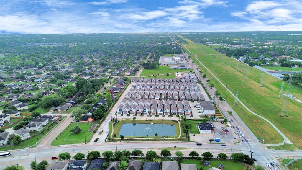 4421 Bora Bora Lane, Houston, Texas image 3