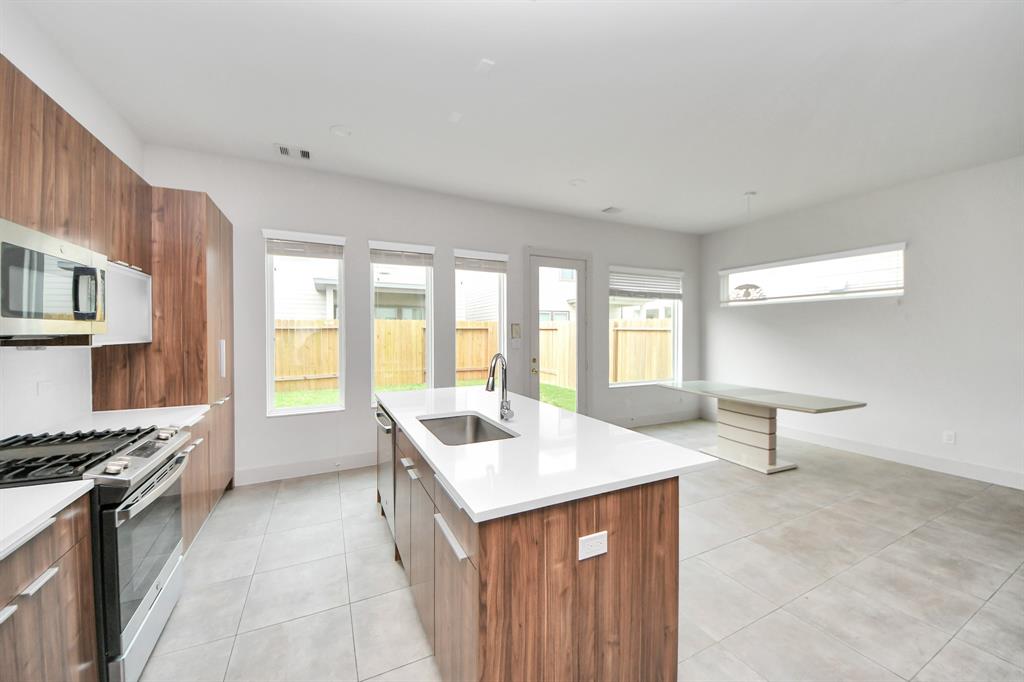 4421 Bora Bora Lane, Houston, Texas image 23