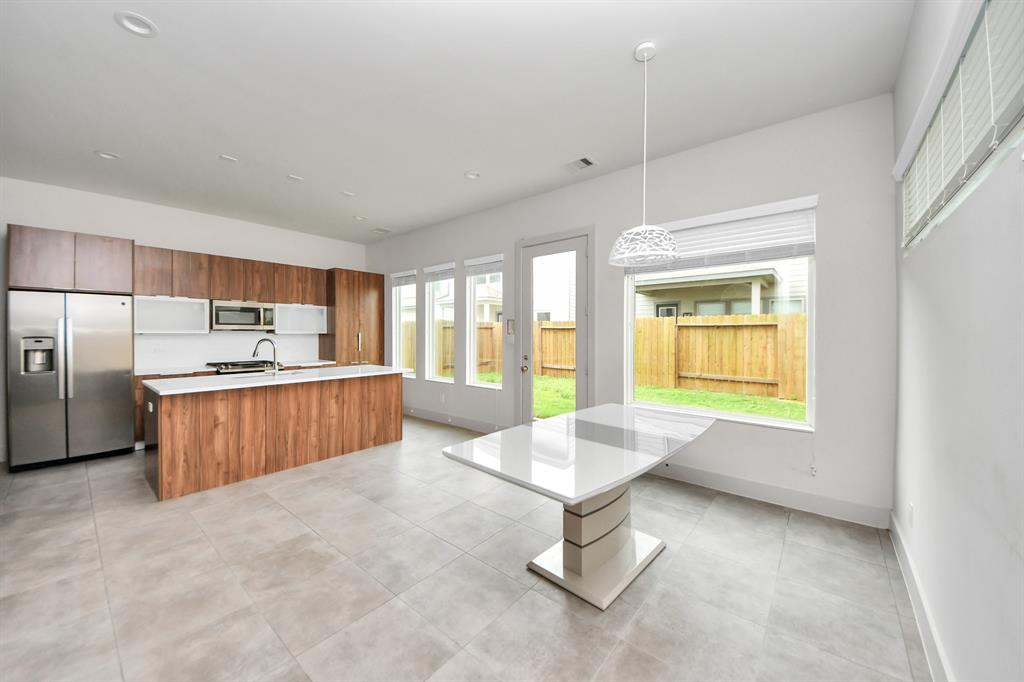 4421 Bora Bora Lane, Houston, Texas image 8