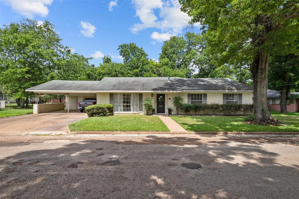111 Ann Street, Crockett, Texas image 1
