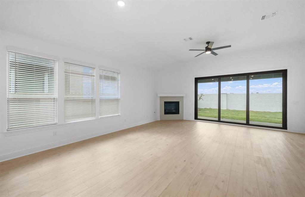 6110 Lush Pasture Lane, Manvel, Texas image 19
