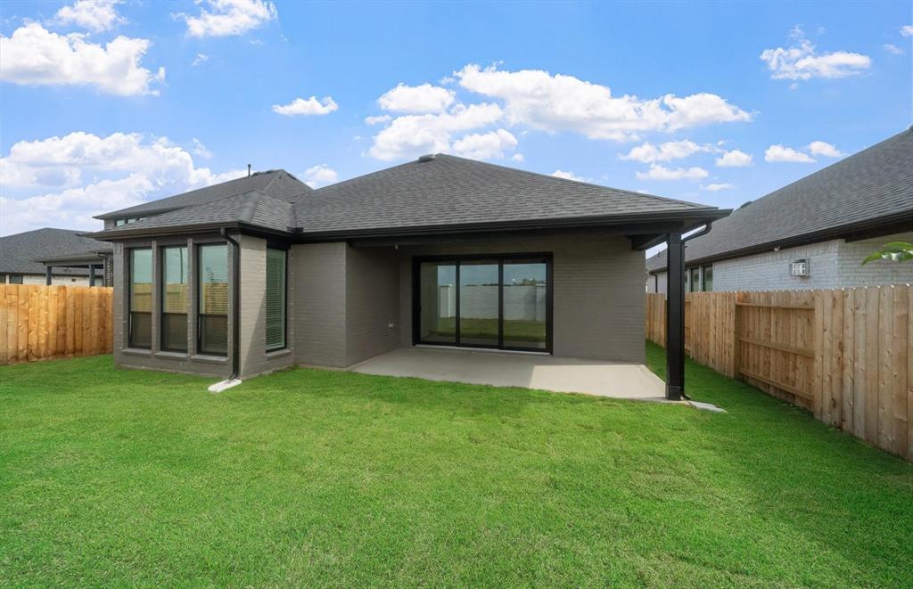 6110 Lush Pasture Lane, Manvel, Texas image 21