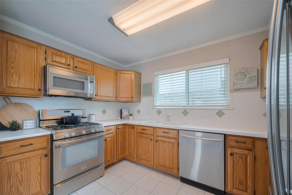 6918 Redwood Falls Drive, Pasadena, Texas image 16