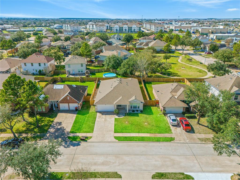 6919 Sterling Hollow Drive, Katy, Texas image 33