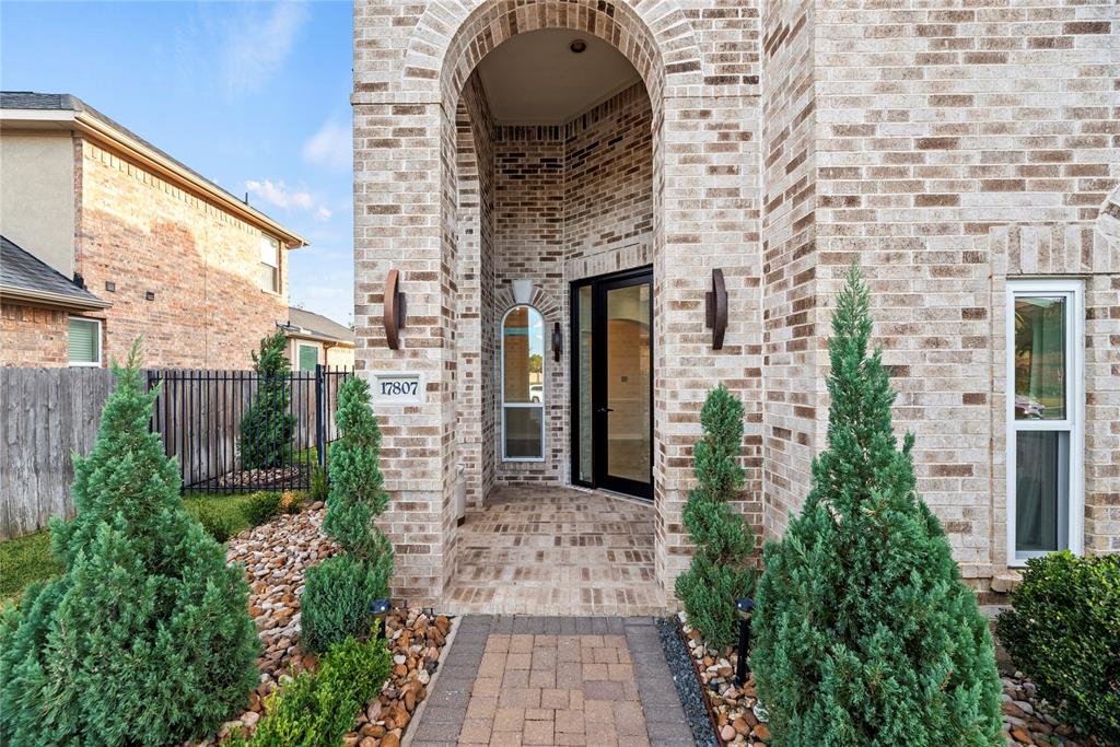 17807 Camp Cove Drive, Cypress, Texas image 5