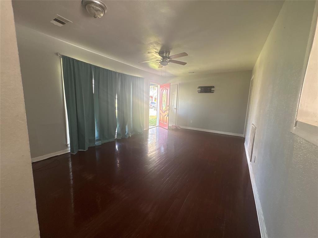 605 Holly Street, Angleton, Texas image 12