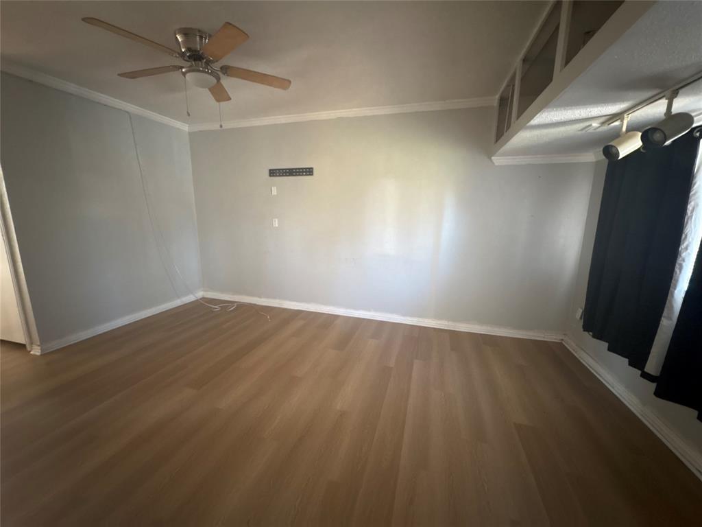 605 Holly Street, Angleton, Texas image 17