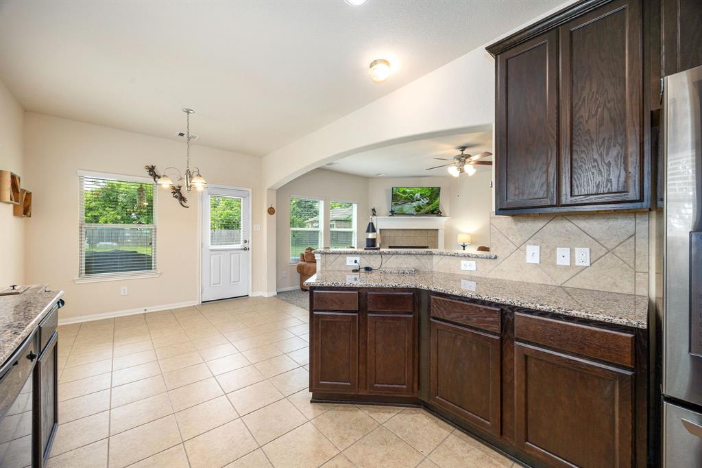 13154 Crestview Circle, Willis, Texas image 11