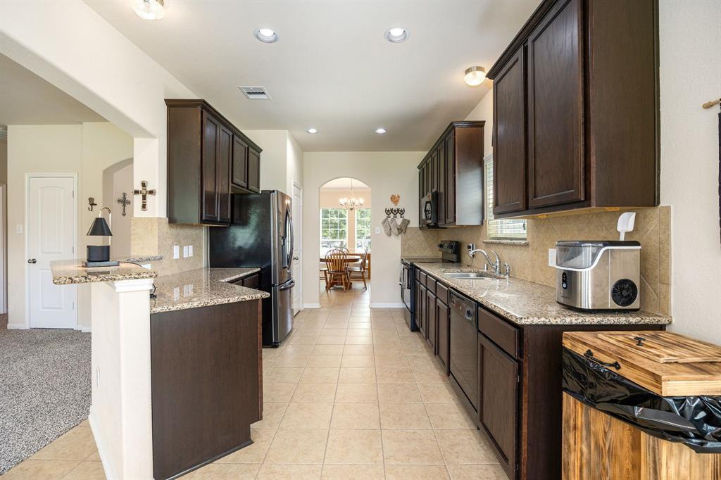 13154 Crestview Circle, Willis, Texas image 9
