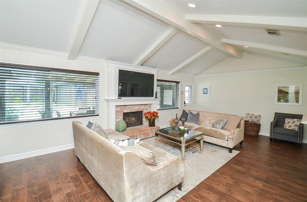 1138 Rennie Drive, Katy, Texas image 3