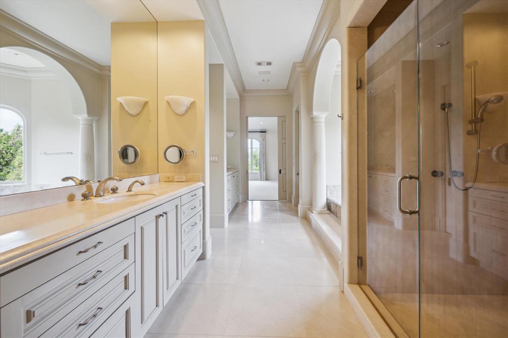 6 Shadder Way, Houston, Texas image 30