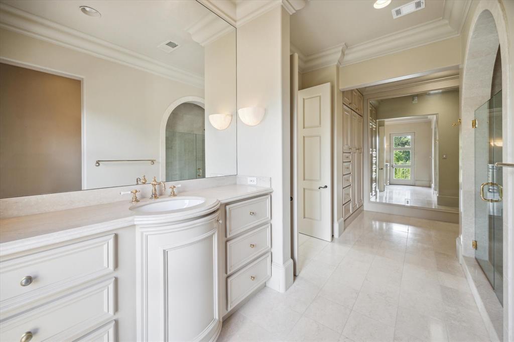 6 Shadder Way, Houston, Texas image 25