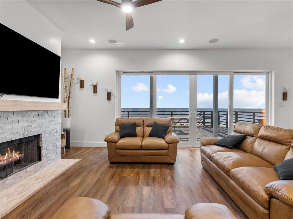 10602 Blue Water Highway
