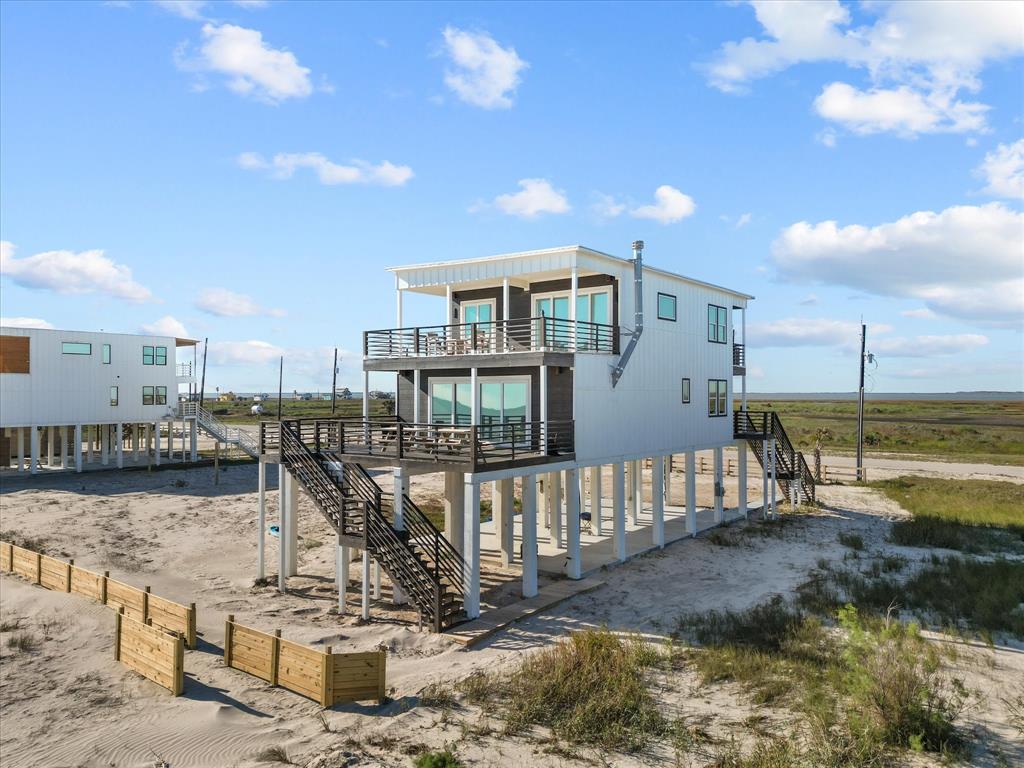 10602 Blue Water Highway