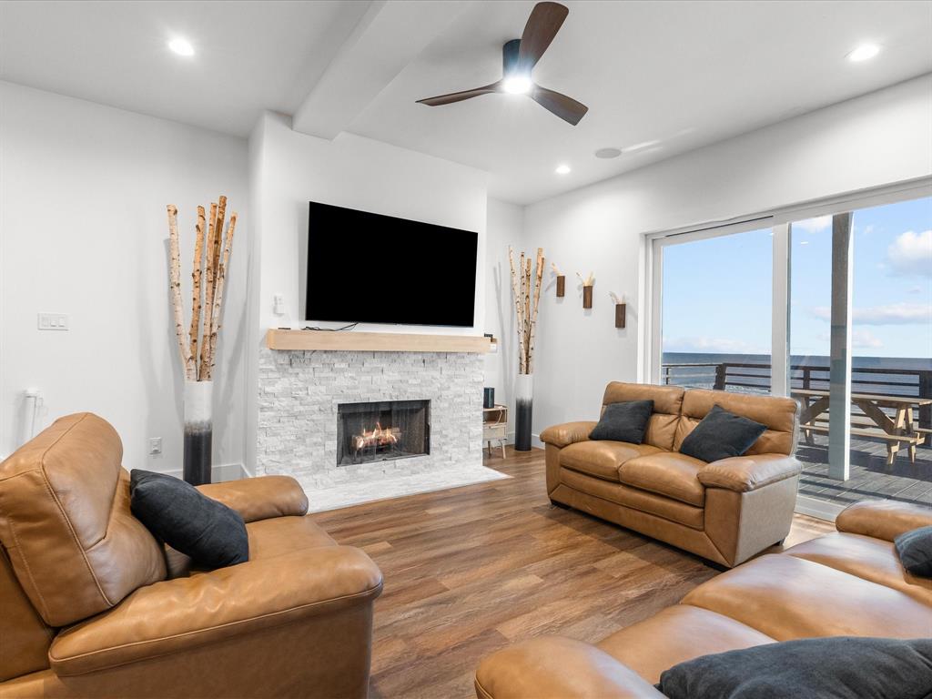 10602 Blue Water Highway