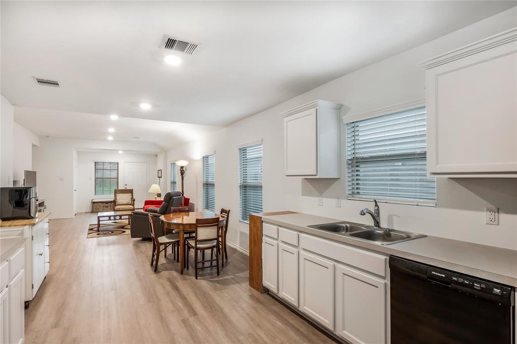 1211 Blue Hazel Court, Pinehurst, Texas image 10