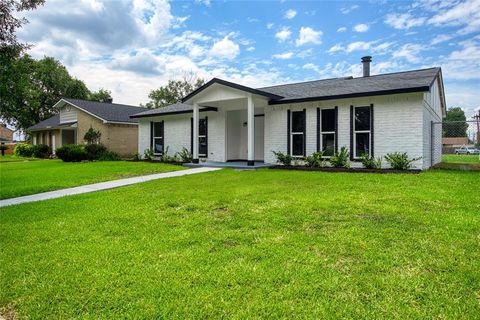 Single Family Residence in Houston TX 14407 Kemrock Drive.jpg