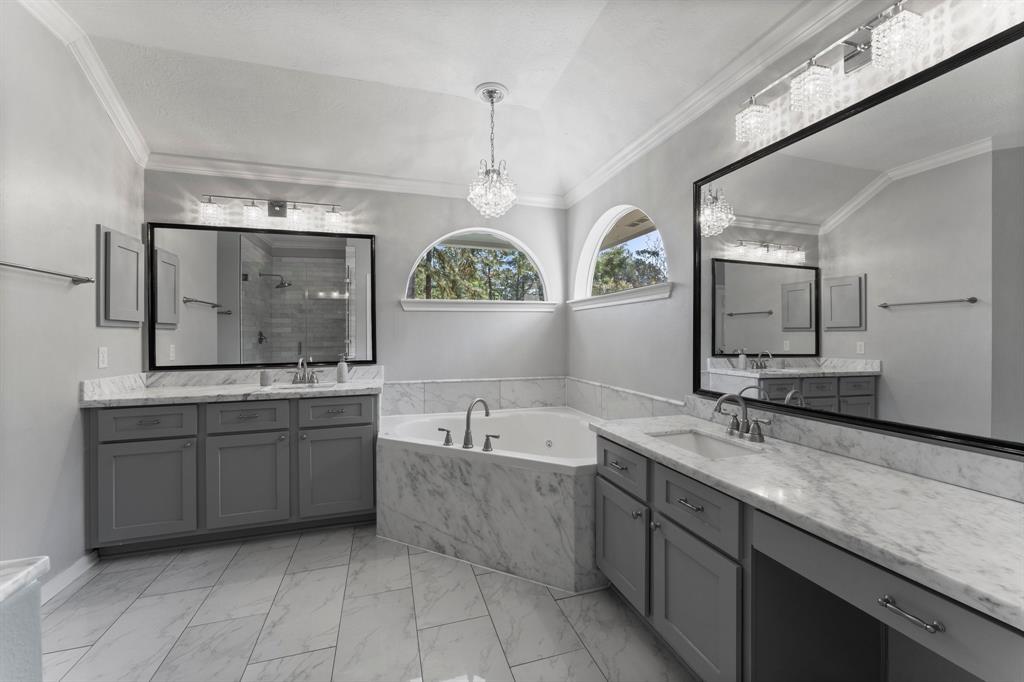 211 N Floral Leaf Circle, The Woodlands, Texas image 20