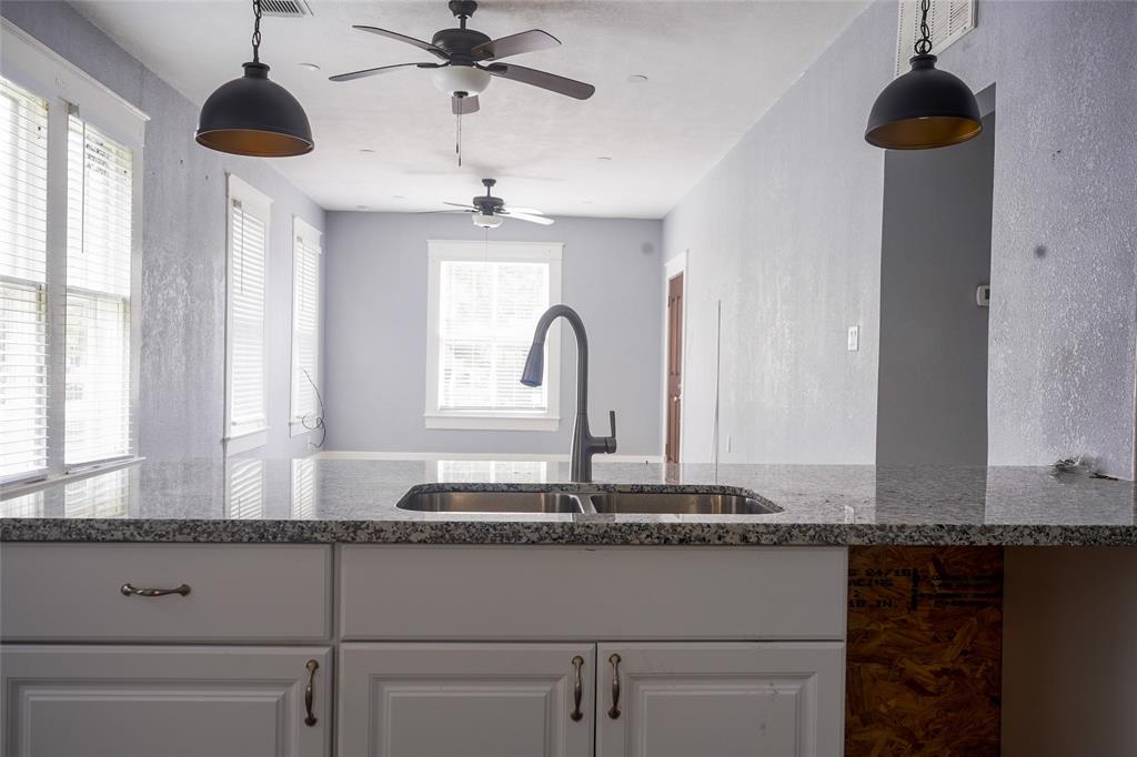 2005 37th Street, Galveston, Texas image 12