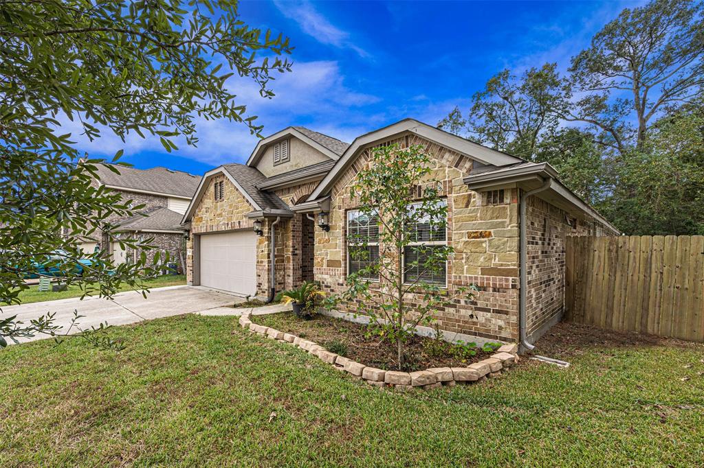 1011 Veer Drive, Crosby, Texas image 3