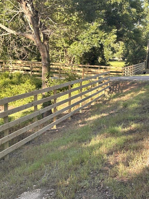 923 Y U Jones Road