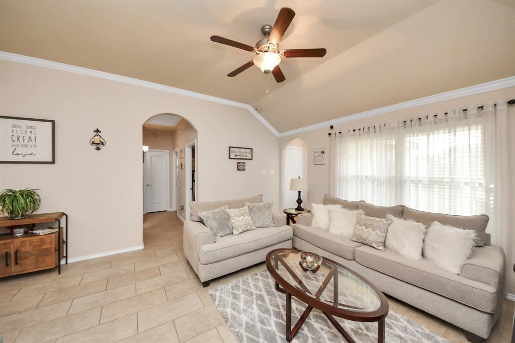 12915 Taper Reach Drive, Tomball, Texas image 11