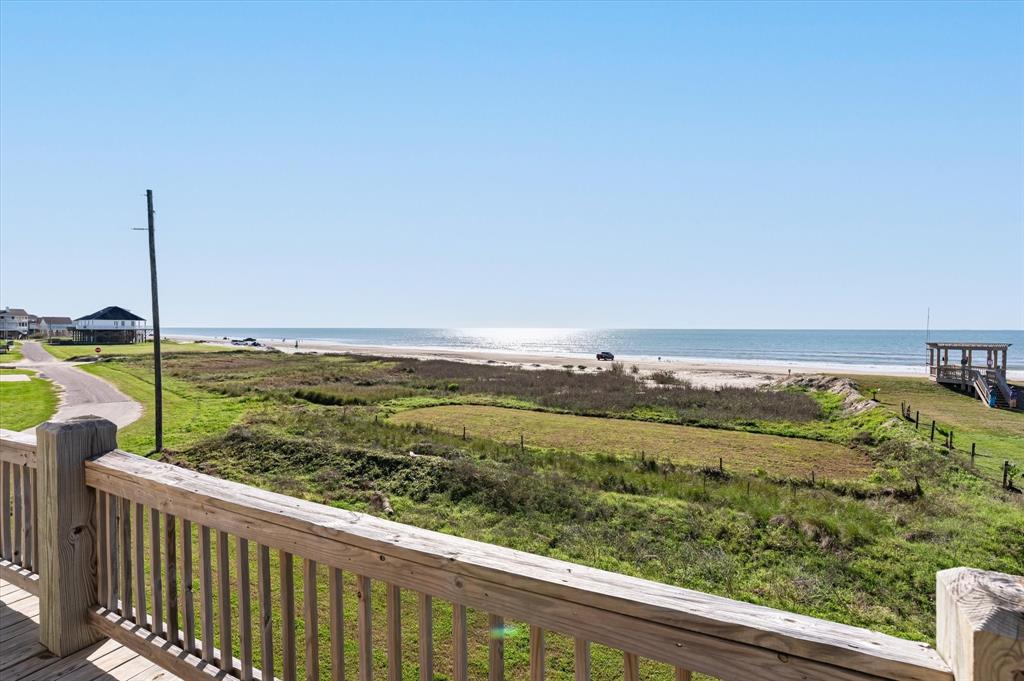 929 Bahama Drive, Crystal Beach, Texas image 3