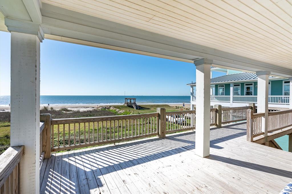 929 Bahama Drive, Crystal Beach, Texas image 4