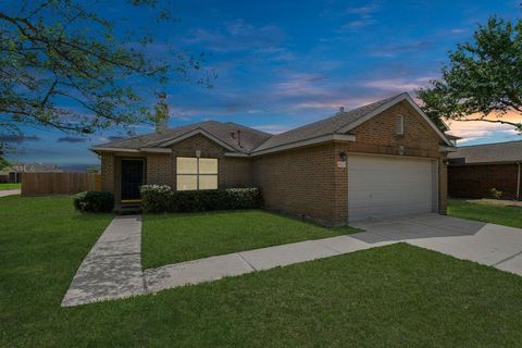 Single Family Residence in Baytown TX 4826 Bentonite Boulevard 2.jpg